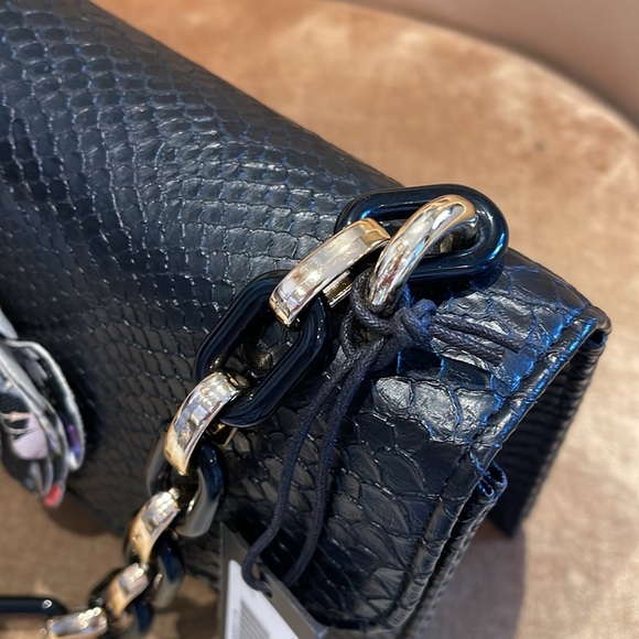 Beautiful NWT Browns shoulder and crossbody bag with Multi-Colored Fabric Flower - Picture 12 of 17